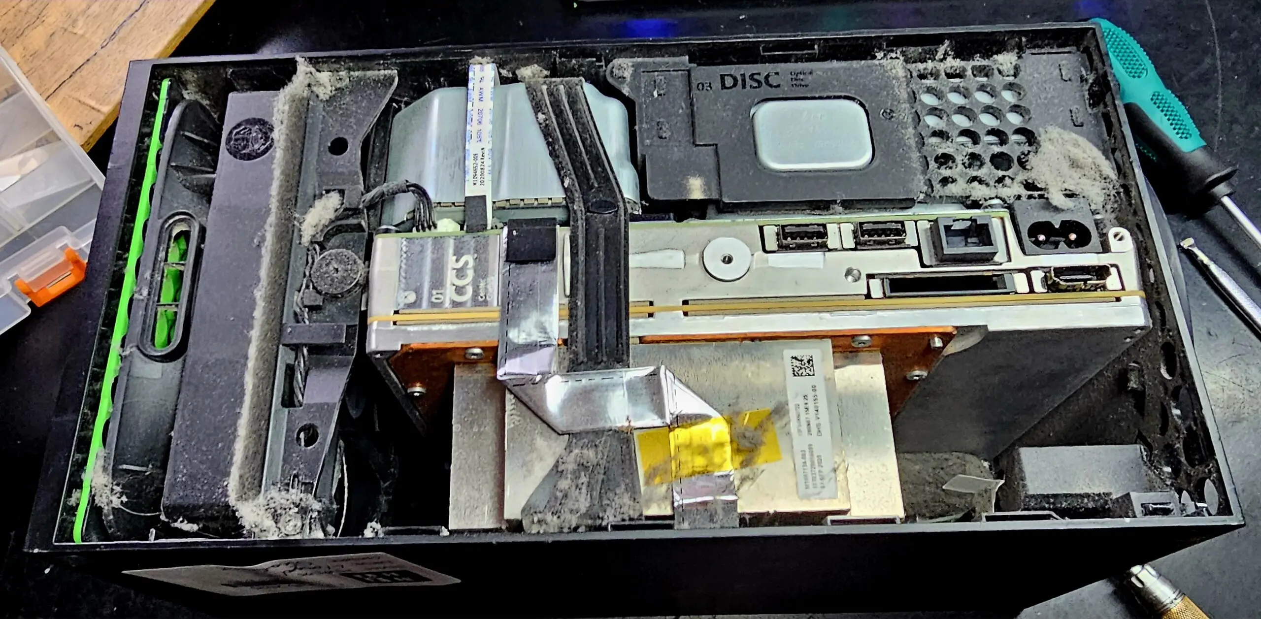 XBOX series X HDMI repair, clening and soldering
